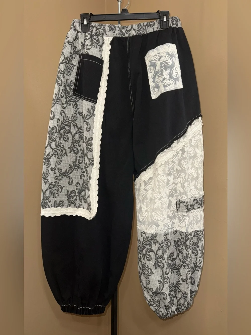 NWOT POL PATCHWORK BOHEMIAN PANTS. Size Large. - Picture 7 of 12